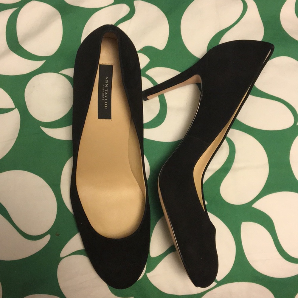 Ann Taylor black suede heels
